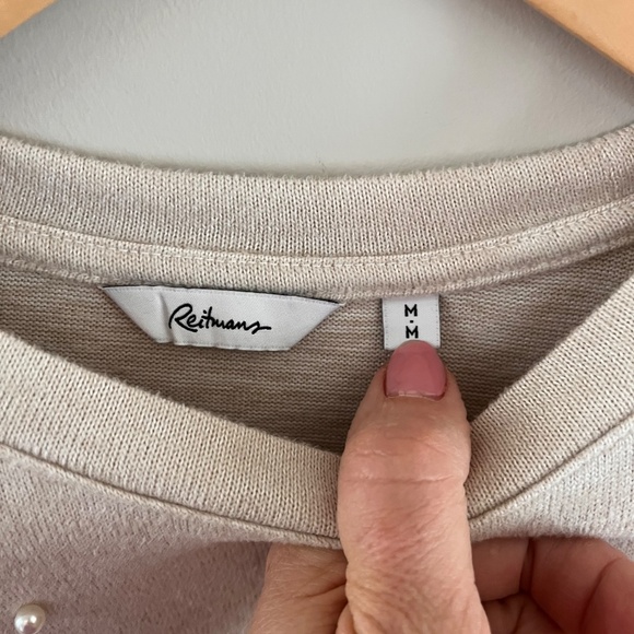 Soft Creamy Sweater with Pearls - Picture 7 of 8